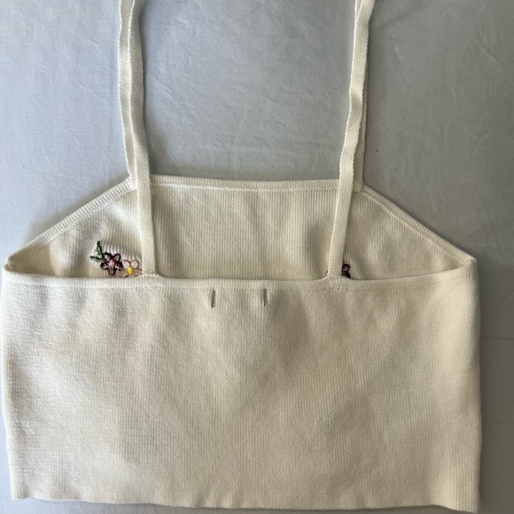 Forever 21 White/ Cream Foral Cropped Top size Small - Picture 2 of 5